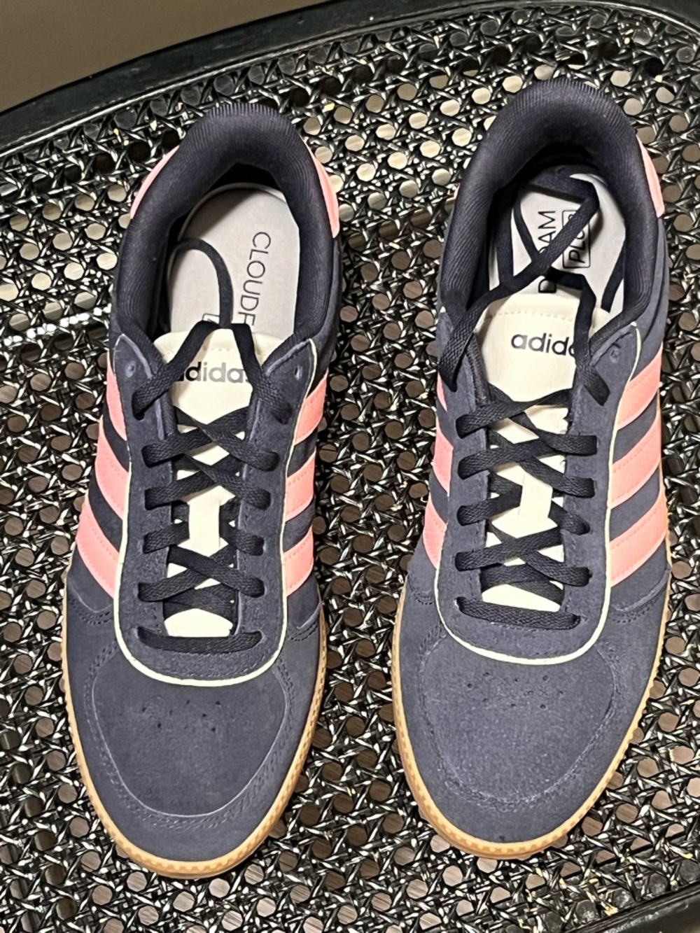 adidas Breaknet Sleek Suede Womens Sneakers - Picture 2 of 5